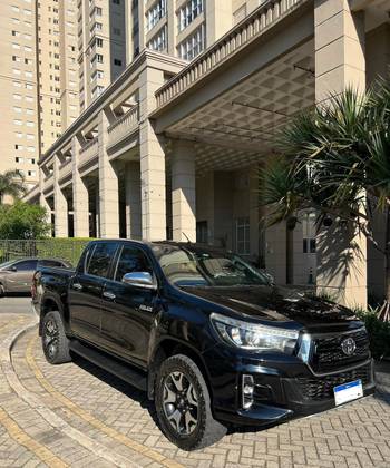 TOYOTA HILUX 2.8 SRX 4X4 CD 16V DIESEL 4P AUTOMÁTICO